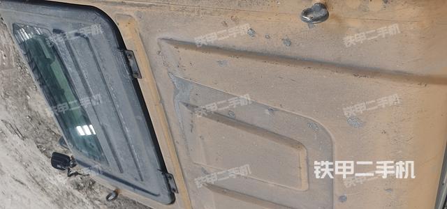 驾驶室顶部（整机外观）