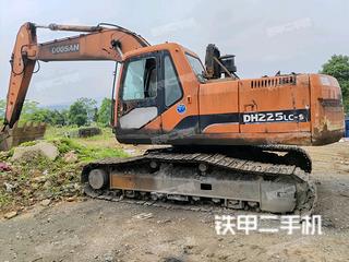 梧州大宇DH220LC-V挖掘机实拍图片