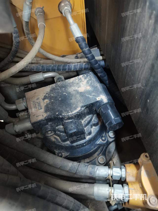 驾驶室顶部（整机外观）