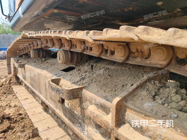 左側(cè)履帶整體?（行走機(jī)構(gòu)）