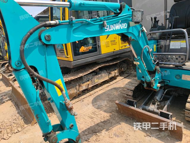 小臂整體右前(工作和回轉(zhuǎn)裝置) 小臂整體右前(工作和回轉(zhuǎn)裝置)