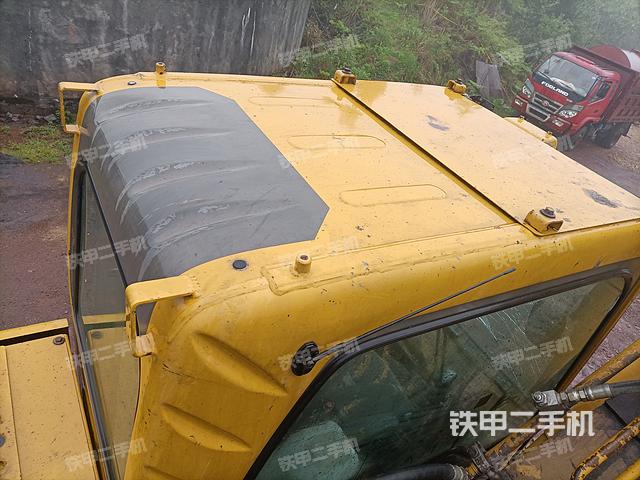 驾驶室顶部（整机外观）