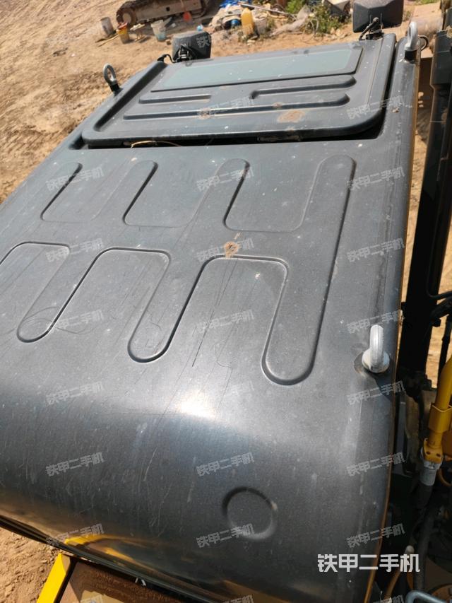 駕駛室頂部俯視（上車(chē)部件）