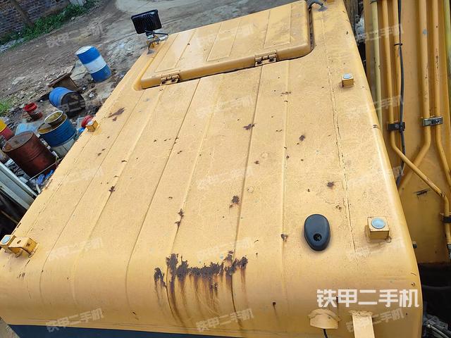 驾驶室顶部（整机外观）