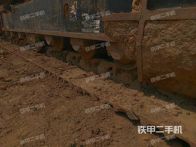 左驅(qū)動輪（行走機(jī)構(gòu)）