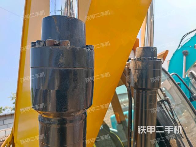 大臂油缸整體?豎拍（工作和回轉(zhuǎn)裝置）