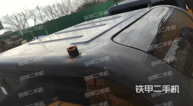 驾驶室顶部（整机外观）