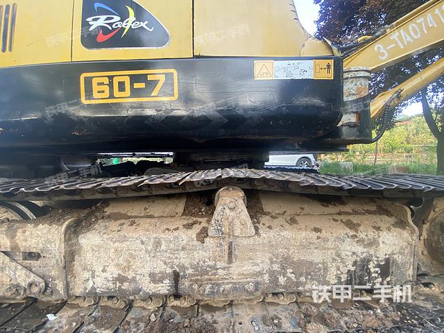 驾驶室顶部（整机外观）