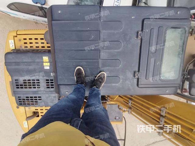 驾驶室顶部（整机外观）