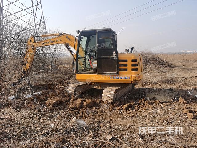 龙工CDM6060挖掘机