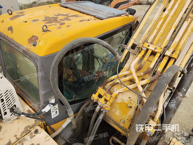 驾驶室顶部（整机外观）