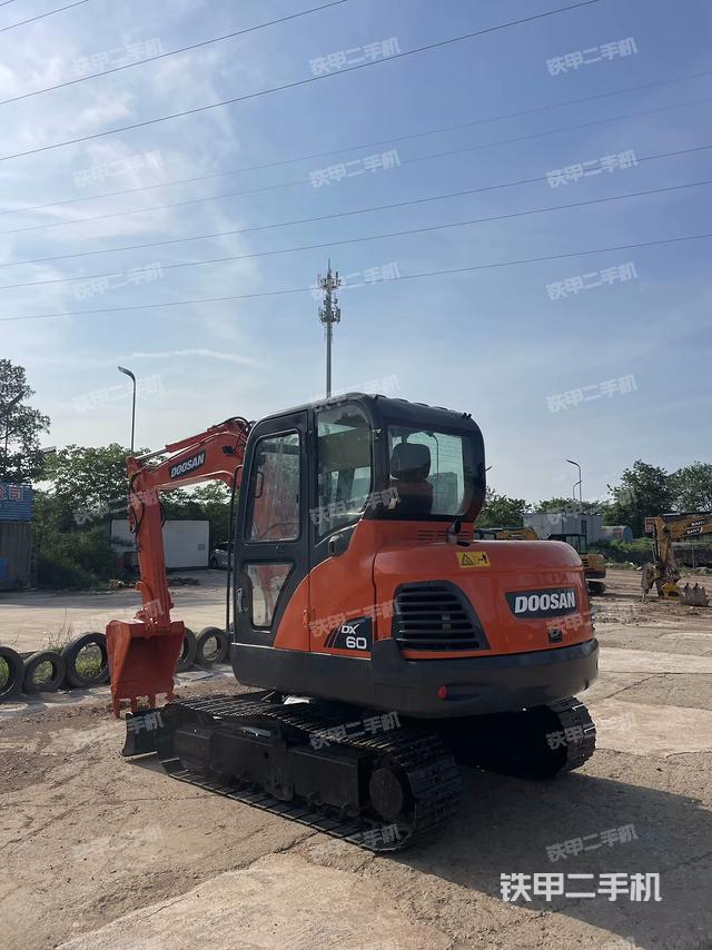 斗山DX60挖掘機(jī)