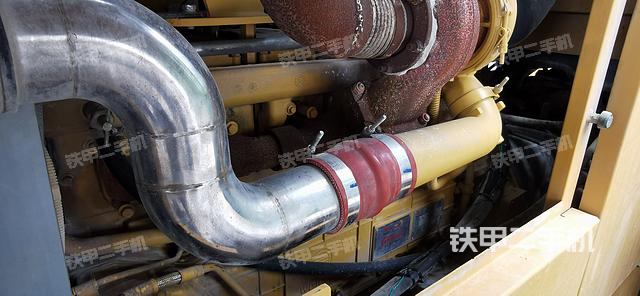 发动机左侧（整机外观及大件）