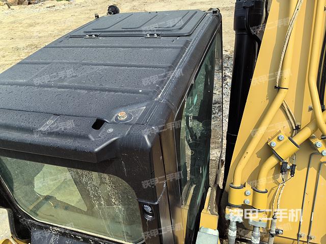 驾驶室顶部（整机外观）