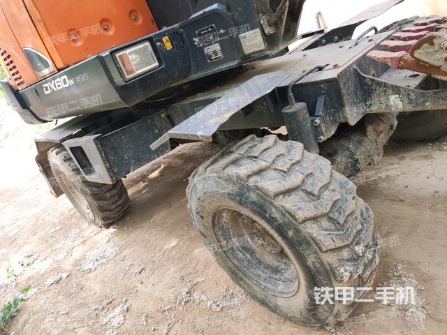 左側(cè)履帶整體?(行走機(jī)構(gòu)) 左側(cè)履帶整體?(行走機(jī)構(gòu))