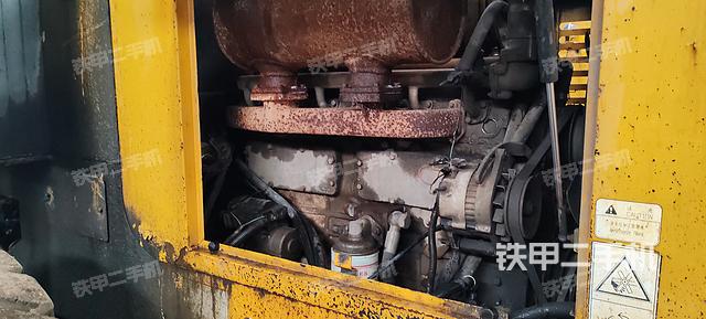 发动机左侧（整机外观及大件）