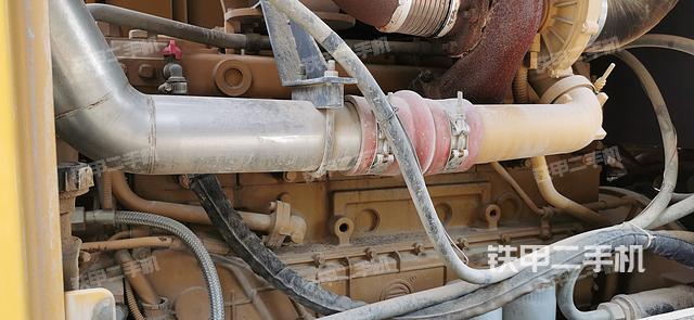 发动机左侧（整机外观及大件）