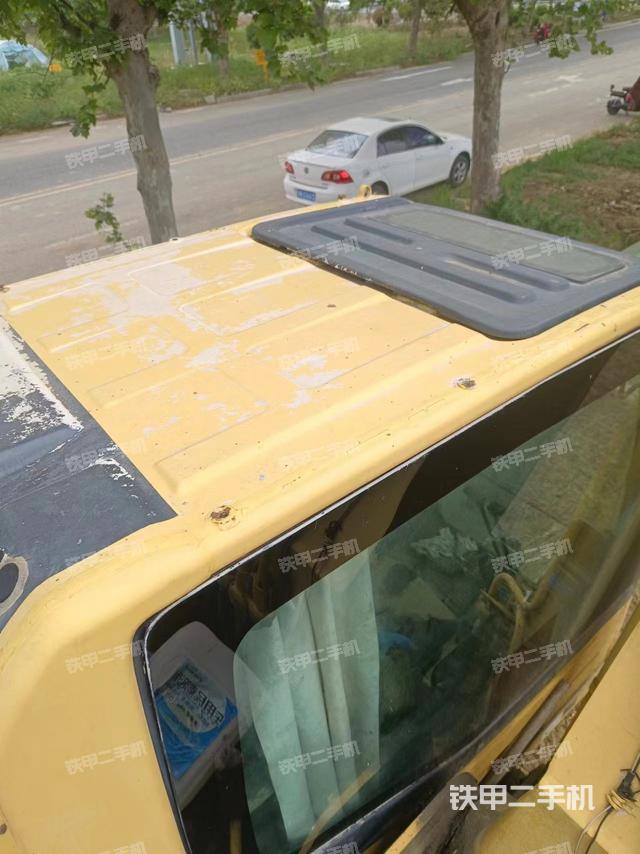 驾驶室顶部（整机外观）