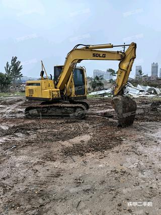 青岛山东临工E675F挖掘机实拍图片