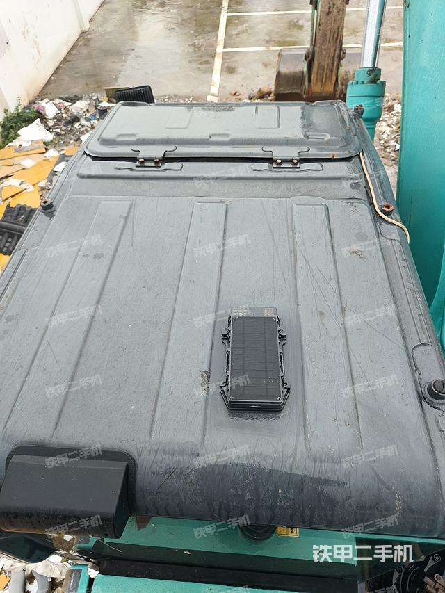 驾驶室顶部（整机外观）