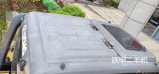 驾驶室顶部（整机外观）