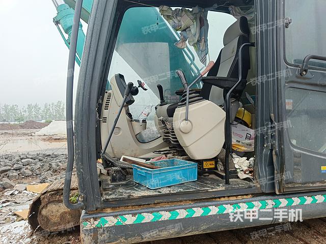 驾驶室整体（整机外观）