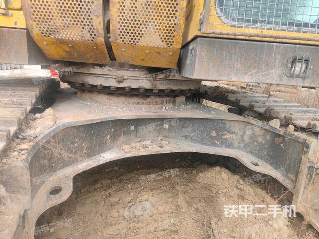 轉(zhuǎn)盤和下車架正前（工作和回轉(zhuǎn)裝置）