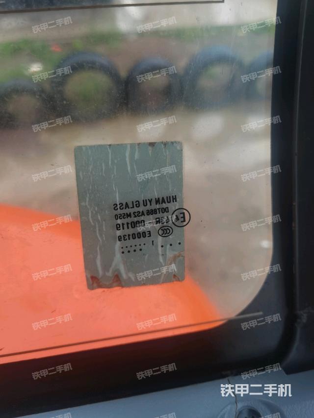 后窗玻璃角標（駕駛室部分）