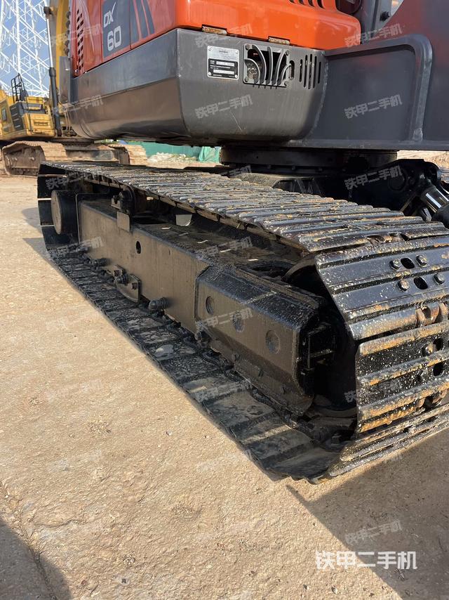 右側履帶整體?（行走機構）