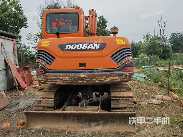 驾驶室顶部（整机外观）