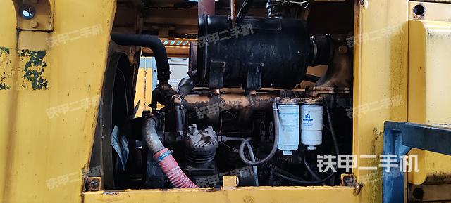 发动机右侧（整机外观及大件）