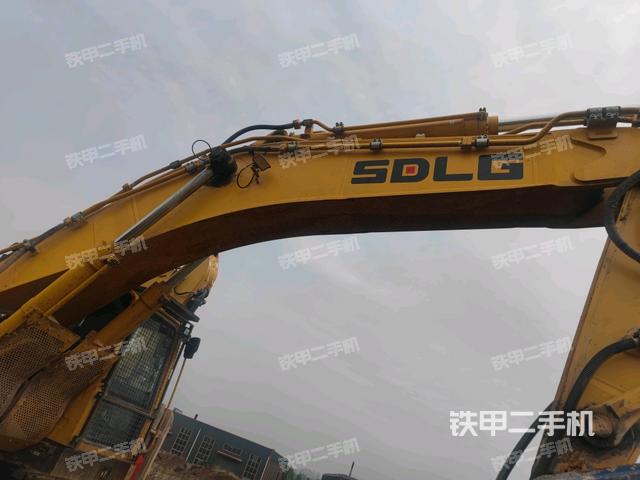 小臂整體右前（工作和回轉(zhuǎn)裝置）