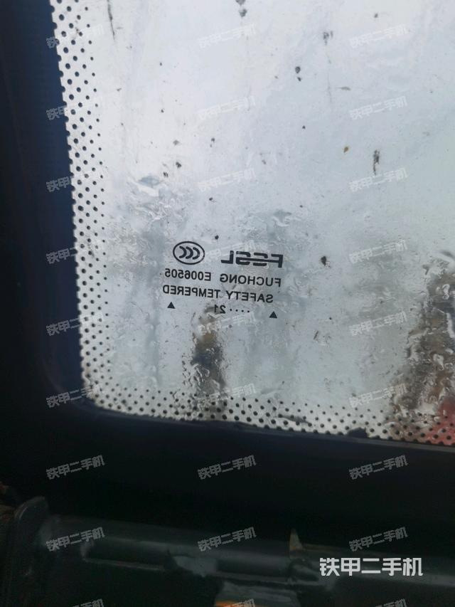 座椅右側(cè)控制臺(tái)/鑰匙門/油門/含右手柄（駕駛室部分）