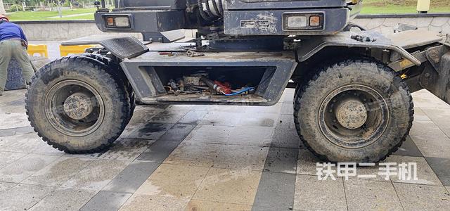 单侧履带整体（整机外观）