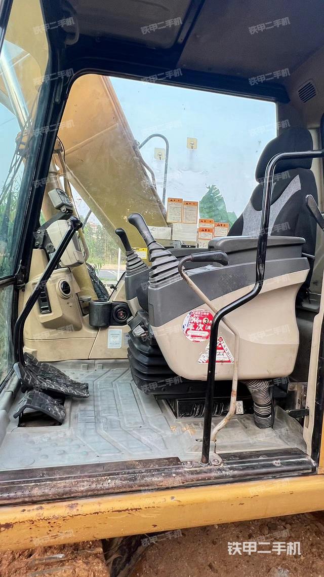 驾驶室整体（整机外观）