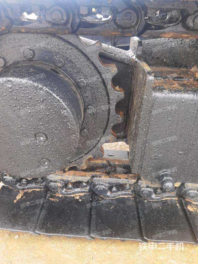 右驅動輪（行走機構）