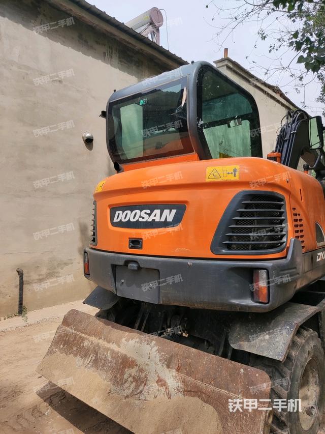 右后45(整機(jī)外觀) 右后45(整機(jī)外觀)