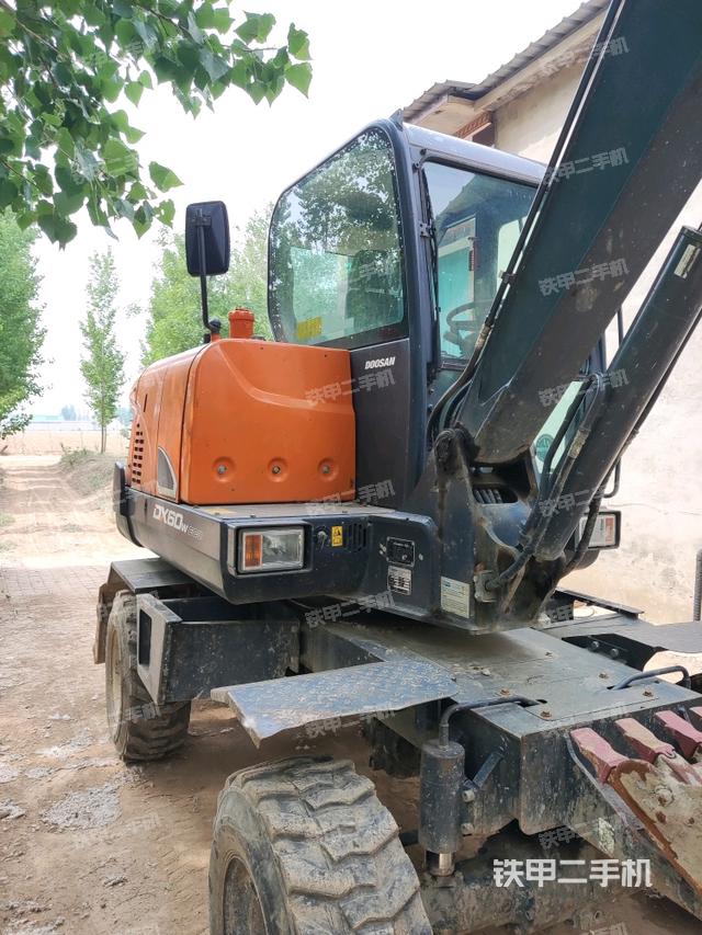 右前45(整機(jī)外觀) 右前45(整機(jī)外觀)