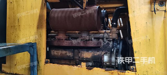 发动机左侧（整机外观及大件）