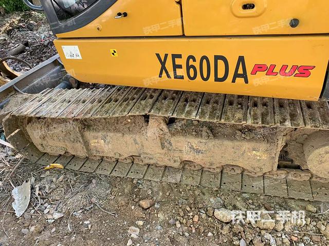 单侧履带整体（整机外观）