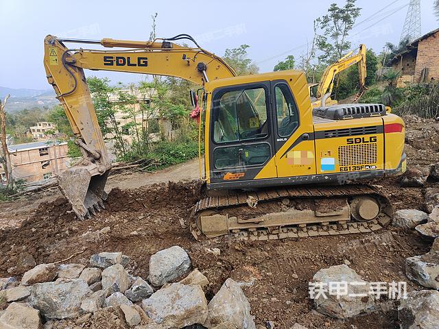 山东临工E6135F挖掘机
