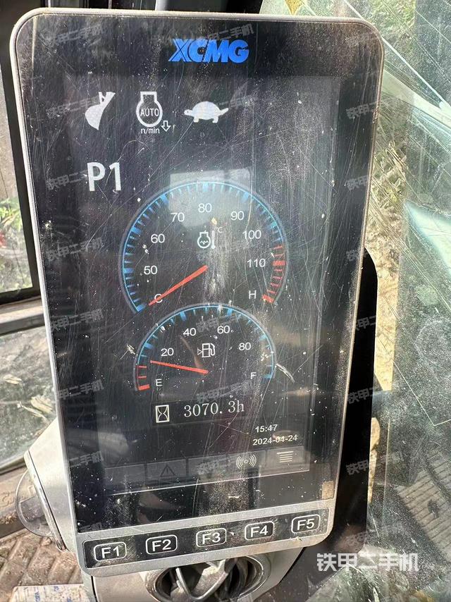 驾驶室整体（整机外观）