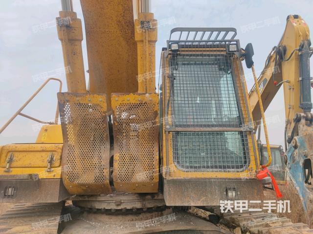 大臂油缸整體?豎拍（工作和回轉(zhuǎn)裝置）