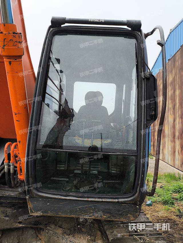 驾驶室整体（整机外观）