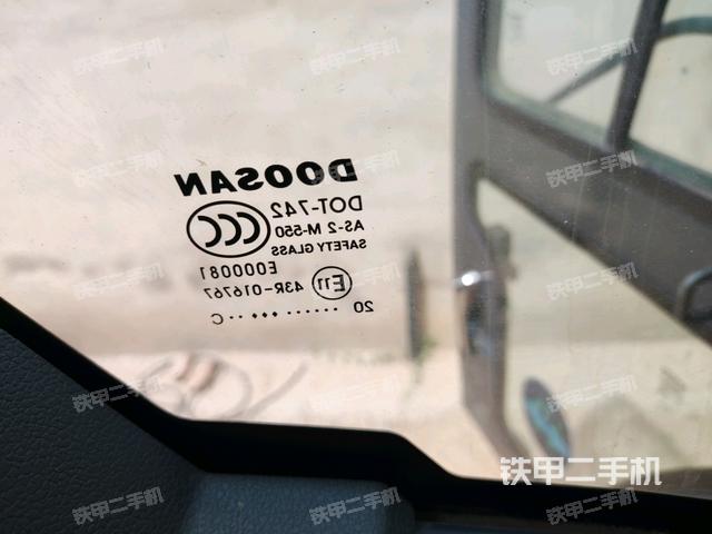 后窗玻璃角標(biāo)(駕駛室部分) 后窗玻璃角標(biāo)(駕駛室部分)