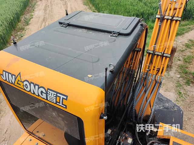 驾驶室顶部（整机外观）