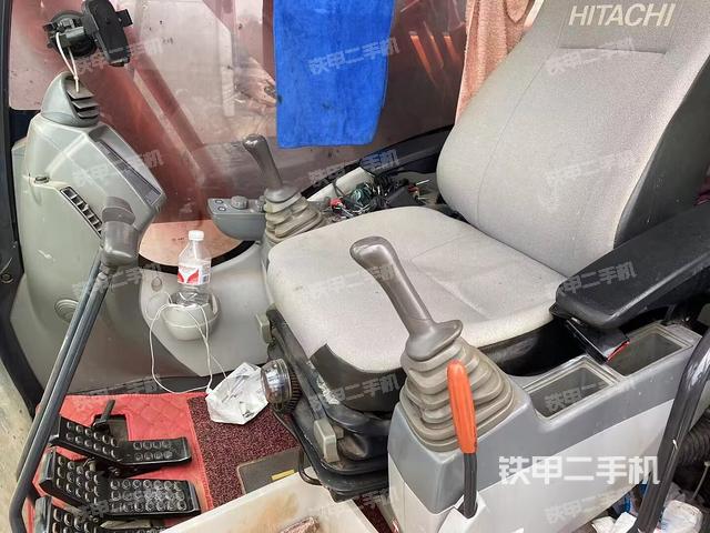 驾驶室整体（整机外观）