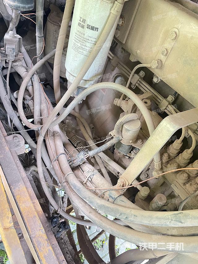 发动机左侧（整机外观及大件）