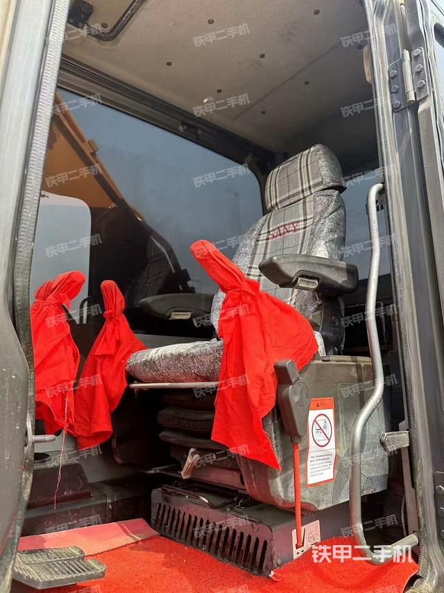 驾驶室整体（整机外观）