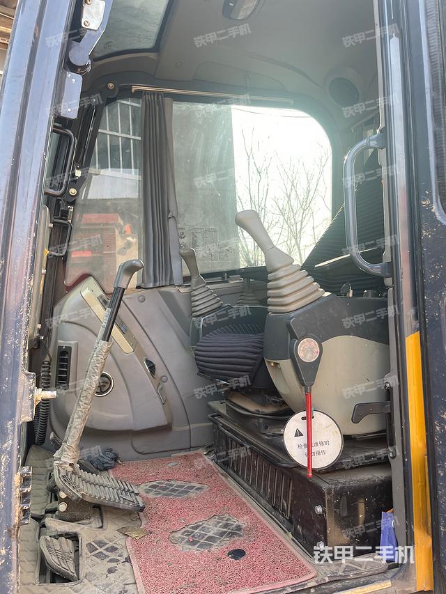 驾驶室整体（整机外观）